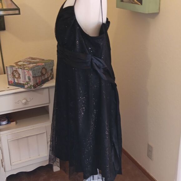 Blu Sage Black Spaghetti Strap Midi Evening Dress. Elegant. Sparkly. - Picture 5 of 11